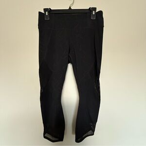 Athleta Geometric Print Black Mesh Capri Leggings